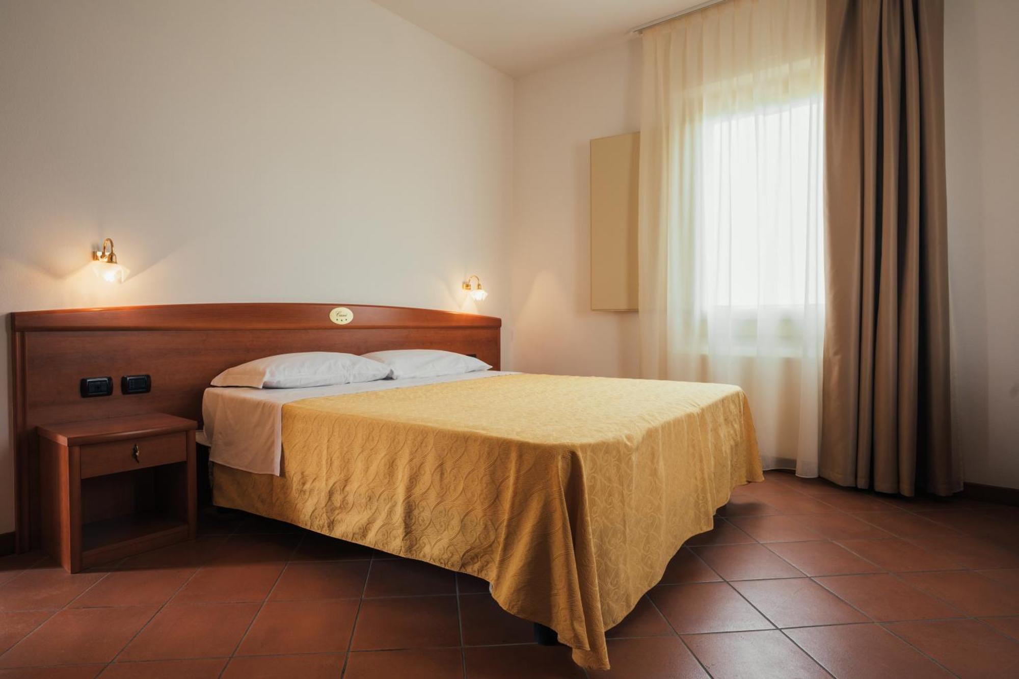 Albergo Cane Dozza Bagian luar foto