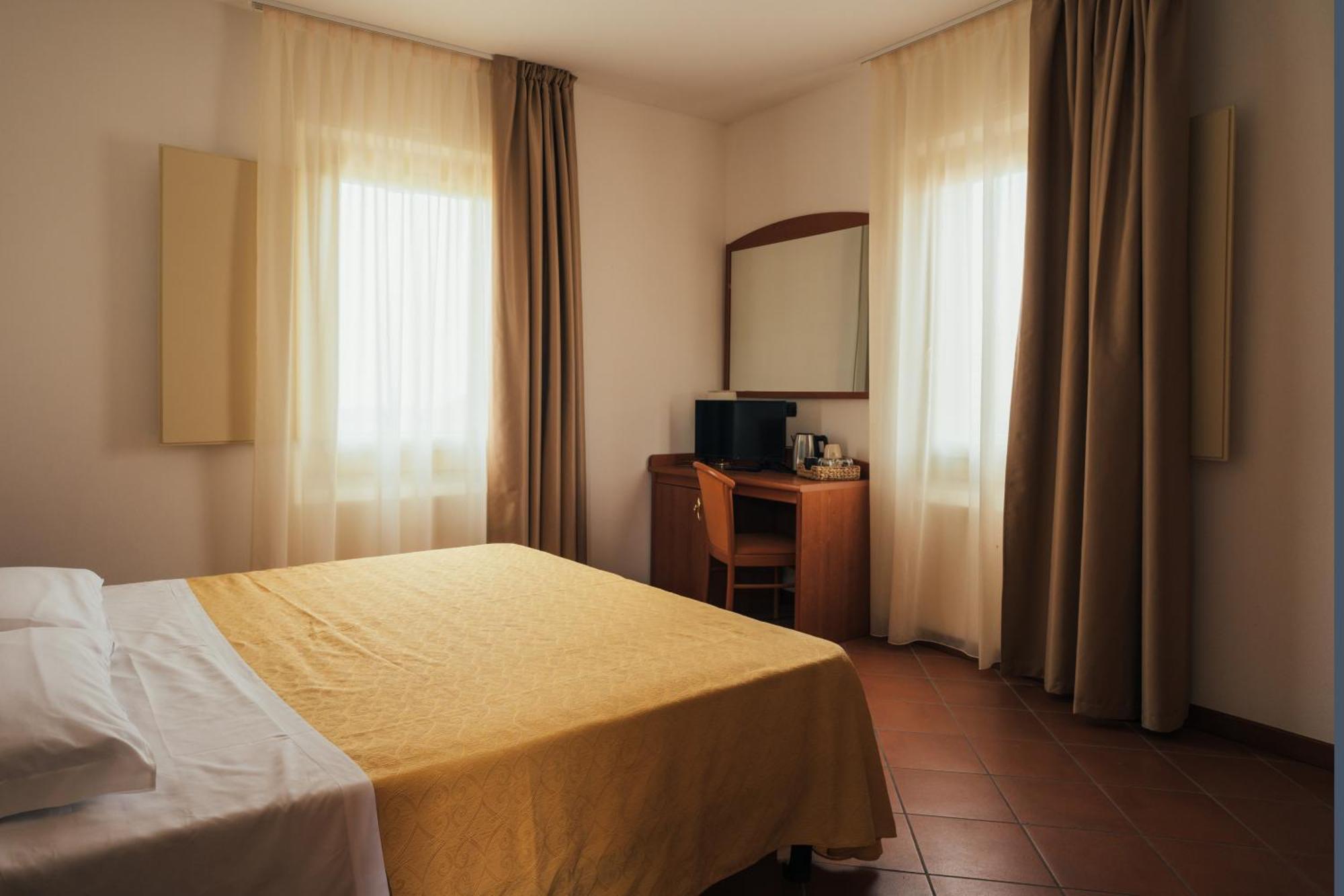 Albergo Cane Dozza Bagian luar foto