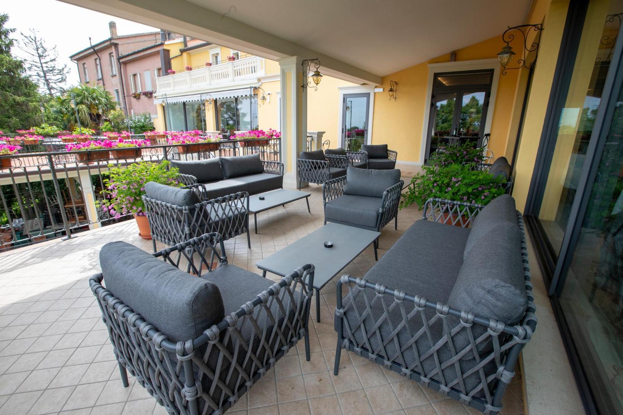 Albergo Cane Dozza Bagian luar foto
