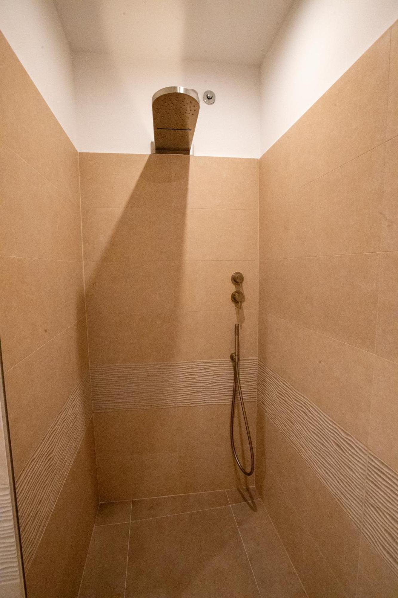 Albergo Cane Dozza Bagian luar foto