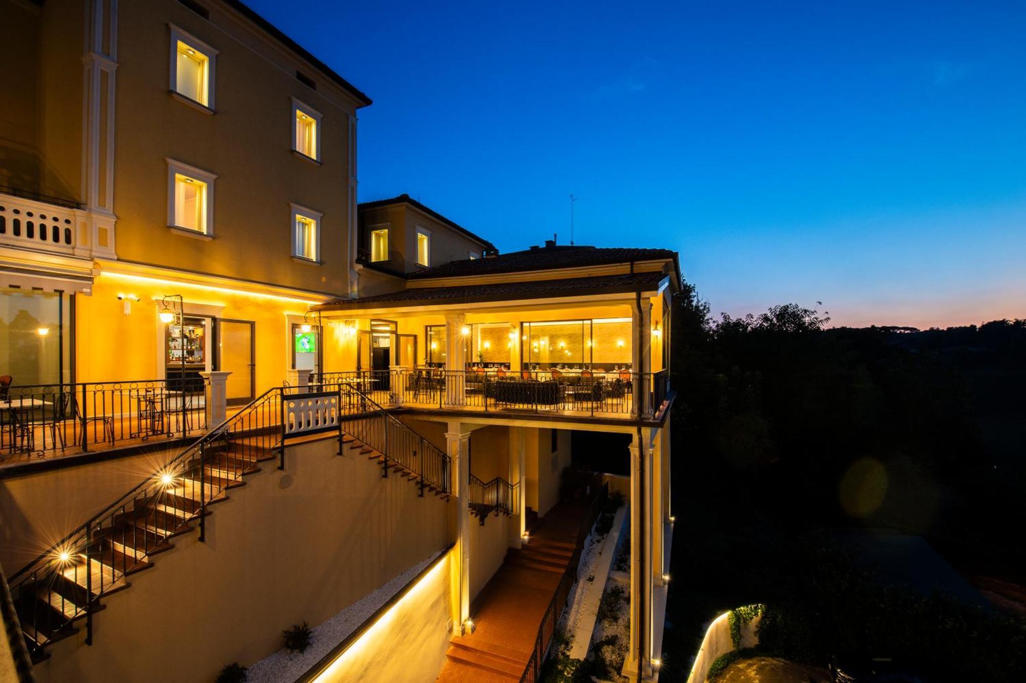 Albergo Cane Dozza Bagian luar foto